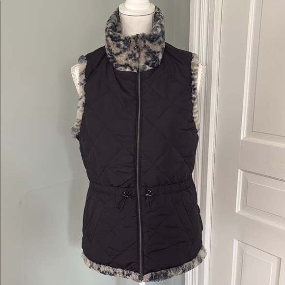 Faux Fur Vest with Black and Cream Pattern - Picture 5 of 7